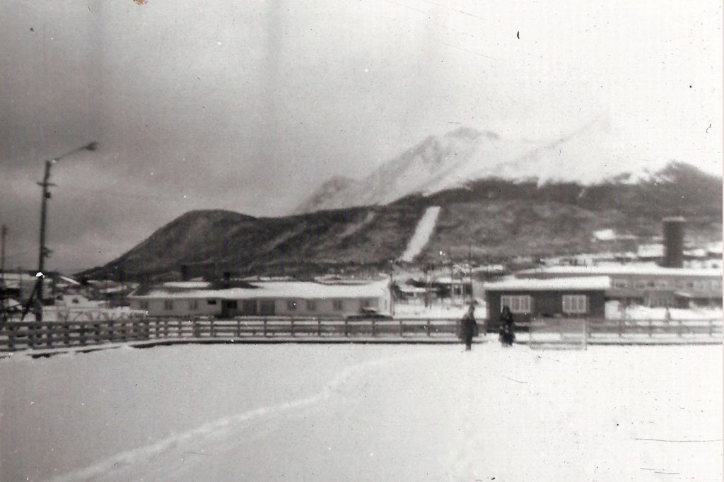Antigua pista de patinaje sobre hielo en el polideportivo municipal de la Ciudad de Ushuaia.